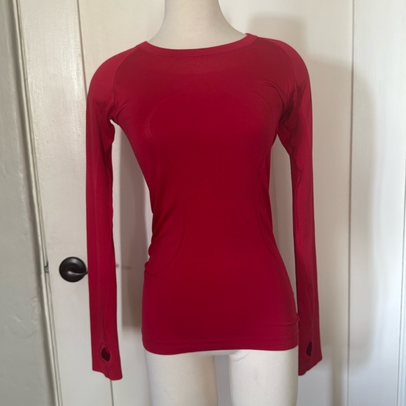 LULULEMON red workout top - Picture 1 of 6